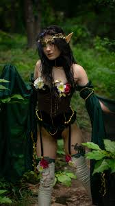 you stumble across this elf on your way to the tavern, whats your next  move? : rdnd_nsfw