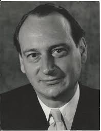 Prinz louis ferdinand is a 1927 german silent historical film directed by hans behrendt and starring kurt junker, christa tordy, hans stüwe and jenny jugo. Prinz Louis Ferdinand Von Preussen De Eschen Fritz Fotograf 1953 Versandantiquariat Dr Peter Rudolf