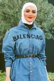 ملابس الجامعة للمحجبات لإطلالة عصرية من وحي مدوني الموضة Rain Jacket Fashion Hijabi
