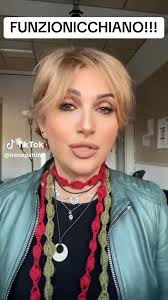 Non ti vaccini, ti ammali, muor... No aspetta, com'era?