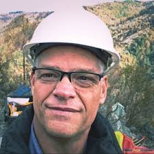 Members of Stantec's Underwater Archaeology Team (UAT) (Darren Kipping and Bobbi  Sheppard) recently picked up our upgraded PIVOT remotely operated vehicle  (ROV) from Deep Trekker Inc..