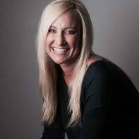 Amy Ladow's Instagram, Twitter & Facebook