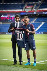 Jun 10, 2021 · après s'être fait chiper georginio wijnaldum par le psg, le fc barcelone n'a pas l'intention de laisser ousmane dembélé filer à paris dans un an. Nasser Al Khelaifi Das Vermogen Des Psg Prasidenten 2021