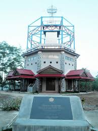 Tjius palace for family attractions of entertainment such as fishing pond, water. Tugu Khatulistiwa Santan Ulu Ibukota Kita