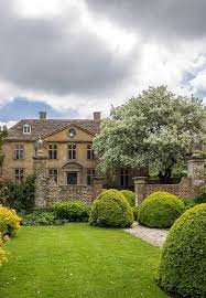 Tintinhull House And Garden English Countryside English Manor Houses English Country House