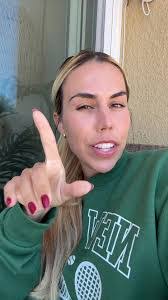 Nicole Simonelli's Instagram, Twitter & Facebook