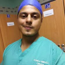 Cosas del gym que no entiendo: • las personas que usan el móvil mientras  hacen el ejercicio (sobretodo aducción/abducción) • los señores de >50A que  siguen defendiendo que la rodilla no debe