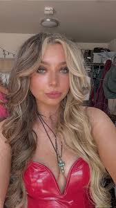 Brooke Coston's Instagram, Twitter & Facebook