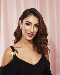 With additional short curls to the existing naturally curly hair, we've created the waves that we need. Long Curly Hair 45 Trending Styles All Things Hair Us