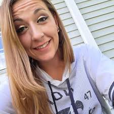 Safe to say LA fans were happy to see Caitlin Clark in the building 😅