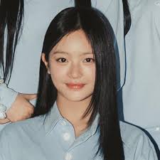 Instiz: Dạo này các bác mê nhất idol nữ nào? Với tôi là Haerin ㅎㅎ = 1.  Minji! 2. Karina 3. Hanni 4. NingNing 5. Ryujin 6. Winter 7. Karina 8.  Karina