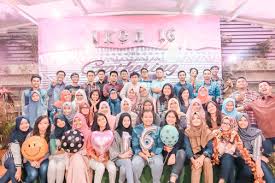 Pers dalam pengertian sempit berarti media cetak, surat kabar dan majalah. Ilmu Komunikasi Upi Berkuliah Di Jurusan Terfavorit Fitria Nissa Zahara