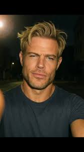 Trevordan Donovan: Selfie Moments from 90210