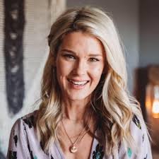 hayley simmons (@hay_simmons)