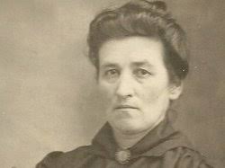 Louisa Anna Petrich Hauser (1877-1965)