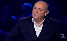 Maybe you would like to learn more about one of these? Occhi Lucidi E Voce Rotta A The Wall Gerry Scotti Non Trattiene La Commozione