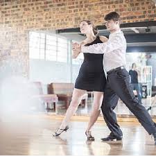 Danse de salon, rock / salsa et west coast. Danse De Salon Annonces Et Demandes De Services Sur Aladom