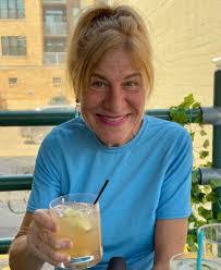 Helene Blake's Instagram, Twitter & Facebook