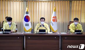 윤석열 전 검찰총장을 접*했다는 의혹이 제기됐던 조남욱 전 삼부토건 회장은 지금 상황에서 삼부토건과는 아무 관련이 없답니다. Gdf5spl Ld 02m
