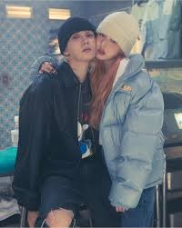 On august 13, cube entertainment revealed that hyuna and dawn had been kicked out of the company due to dating. Hyuna Dawn The Fantasy Chemistry Of Fashionista Couple Kpop News