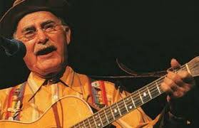 How to contact Della Watts?