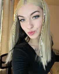 Alexa Jo's Instagram, Twitter & Facebook