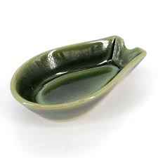 It also coordinates well with other home basics items. Ceramic Spoon Rest Green Oribegurin
