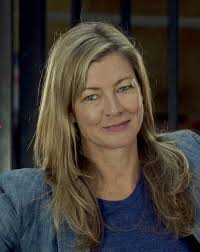 Breaking News" Give 'em Enough Rope (TV Episode 1995)