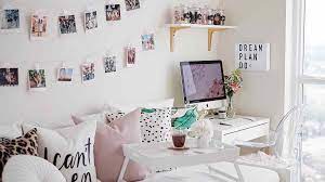 Memiliki kamar tidur yang nyaman adalah hal wajib karena selain untuk tempat istirahat, kamar juga terkadang berfungsi sebagai tempat bersembunyi dari dunia luar gaes. Dekorasi Kamar Aesthetic Low Budget Yang Bikin Nyaman Seharian