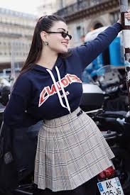 ٣٥ فكرة لتنسقي ملابسك مع الـ Hoodie بطريقة أنيقة هذا الشتاء Fashi Dresses Basic