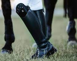 Types of men's riding boots we carry an extensive line of english riding boots from popular brands including ovation, ariat, tuffrider, and tredstep. Riding Boots And Riding Wear Cavallo