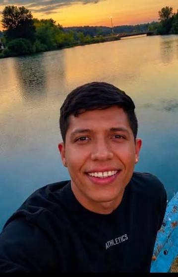 Identifican a joven colombiano abatido durante un operativo migratorio; autoridades admiten que no era el objetivo La víctima fue identificada como Joan Sebastian Guerrero, un colombiano de 26 años que perdió la