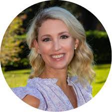 Debbie Stringfellow's Instagram, Twitter & Facebook