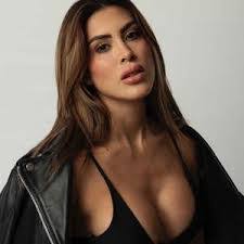 Brenda Serpa's Instagram, Twitter & Facebook