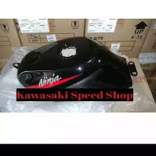 ** berat curb weight mencakup semua bahan dan cairan yang diperlukan untuk beroperasi dengan benar, tangki penuh bahan bakar (kapasitas lebih. Tangki Bensin Ninja Rr New Hitam List Merah 2014 Original Kawasaki Lazada Indonesia