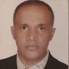 المُلهِم في بيئة العمل ليس كثير الكلام، بل كثير الأثر… يعمل بإخلاص، فيلهم،  ويتوكل على الله، فيُفتح له ولمن حوله أبواب النجاح .. ‏لا يفرض تأثيره… بل  يُشعل شرارة الطموح في من