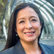 Jill Henninger's Instagram, Twitter & Facebook