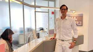 Sie suchen einen hausarzt in stuttgart? Hausarzt Thomas Heyer In Stuttgart Wie Funktioniert Das Mit Der Corona Impfung Swr Aktuell