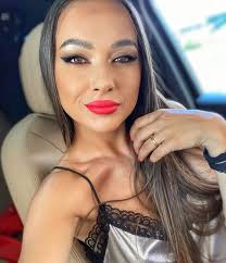 Vlăduța lupău este una dintre cele mai apreciate interprete de muzică populară din românia, dar puțini sunt cei care știu că artista a trecut prin momente grele. Pro Tv VlÄƒduÈ›a LupÄƒu A Cucerit Din Nou Romania Colajul Etno Bdquo DuÈ™manii Mei In Trending Pe Youtube
