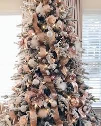 Sddecor Shared A Video On Instagram Tgif This Tree Is So Glamorous Xolexpyfr In 2020 White Christmas Trees Rose Gold Christmas Tree Cool Christmas Trees