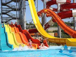 Water planet hotel ve aquapark. Tobogane Exterioare