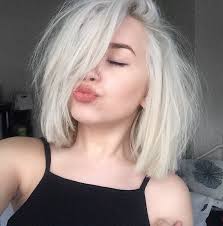 Black And Platinum Hair Aesthetic Vintage Hipster Grunge Alternative Photography Aesthetic Girl Makeup Face Hair Hairst Short Hair Styles For Round Faces Hair Styles Short Hair Styles