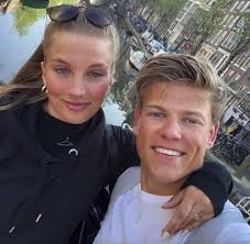 Se marco de los reyes' bud på de største mandlige profiler ved legene i pyeongchang. Klaebo And Tear Filled Gold Talks Grandfather Raised The Flag Vg