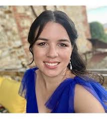 Erin Kahn's Instagram, Twitter & Facebook