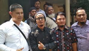 Check spelling or type a new query. Dari Berandalan Hingga Pendakwah Inilah 5 Fakta Ustadz Evie Effendi Yang Jarang Diketahui Boombastis