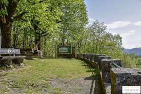 Site Du Rocher Du Peintre Belvedere A Camps Saint Mathurin Leobazel En Correze Les Photos De Sebastien Colpin Correze Belvedere Cantal