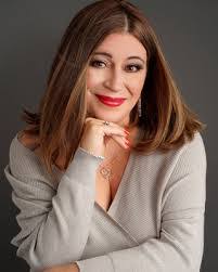 Danielle Dickson's Instagram, Twitter & Facebook