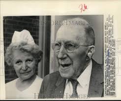 1963 Press Photo Former Senator Theodore Green escorted from convalescent  home
