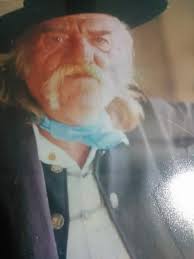 Buenas tardes....Don CESAR LEZCANO haciendo el "Salto de la Maroma''.