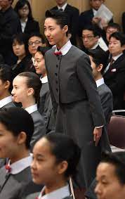 宝塚音楽学校の入学式午前１０時１３分 平川義之撮影 入学式 宝塚 歌 劇団 スター